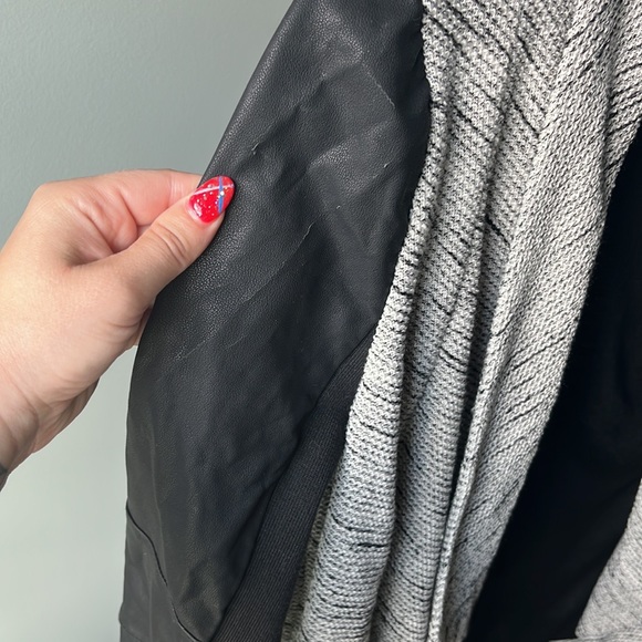 Cardigan/jacket faux leather. Worn a few times. - Picture 4 of 4